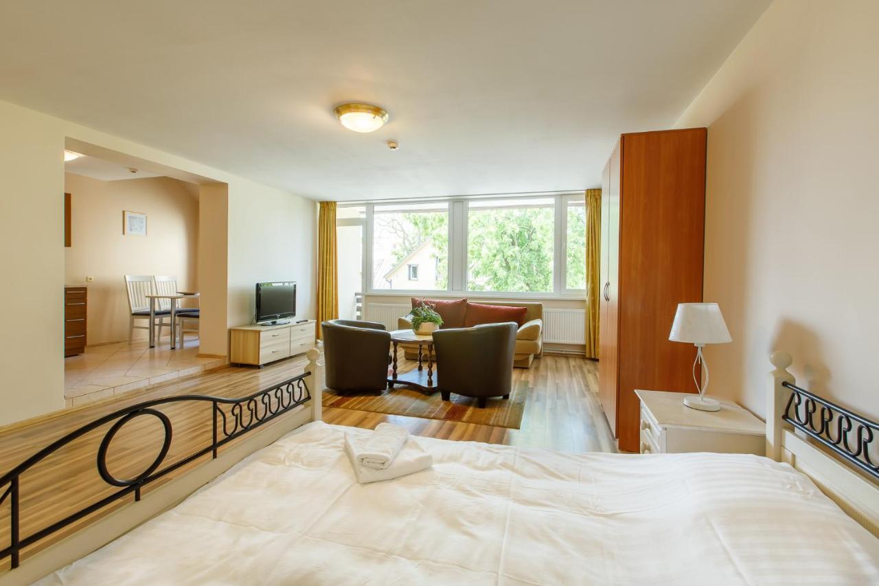 Viesbutis Prie Fontano Hotel Palanga Buitenkant foto