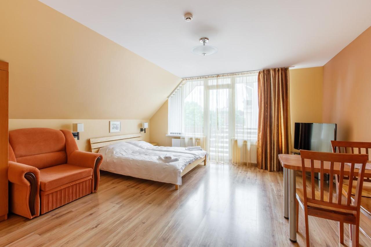 Viesbutis Prie Fontano Hotel Palanga Buitenkant foto