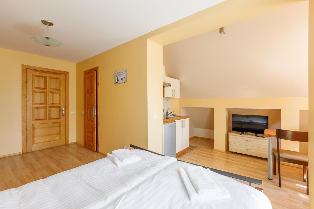 Viesbutis Prie Fontano Hotel Palanga Buitenkant foto